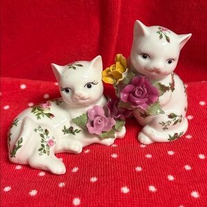 Royal Albert England Old Country Roses Kitty Cat Salt and Pepper Shaker Set